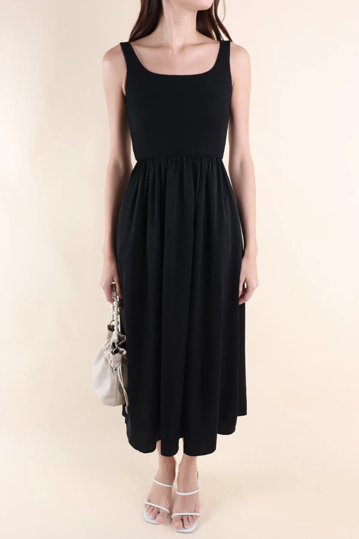 ANABELLE RIBBED MAXI DRESS IN BLACK