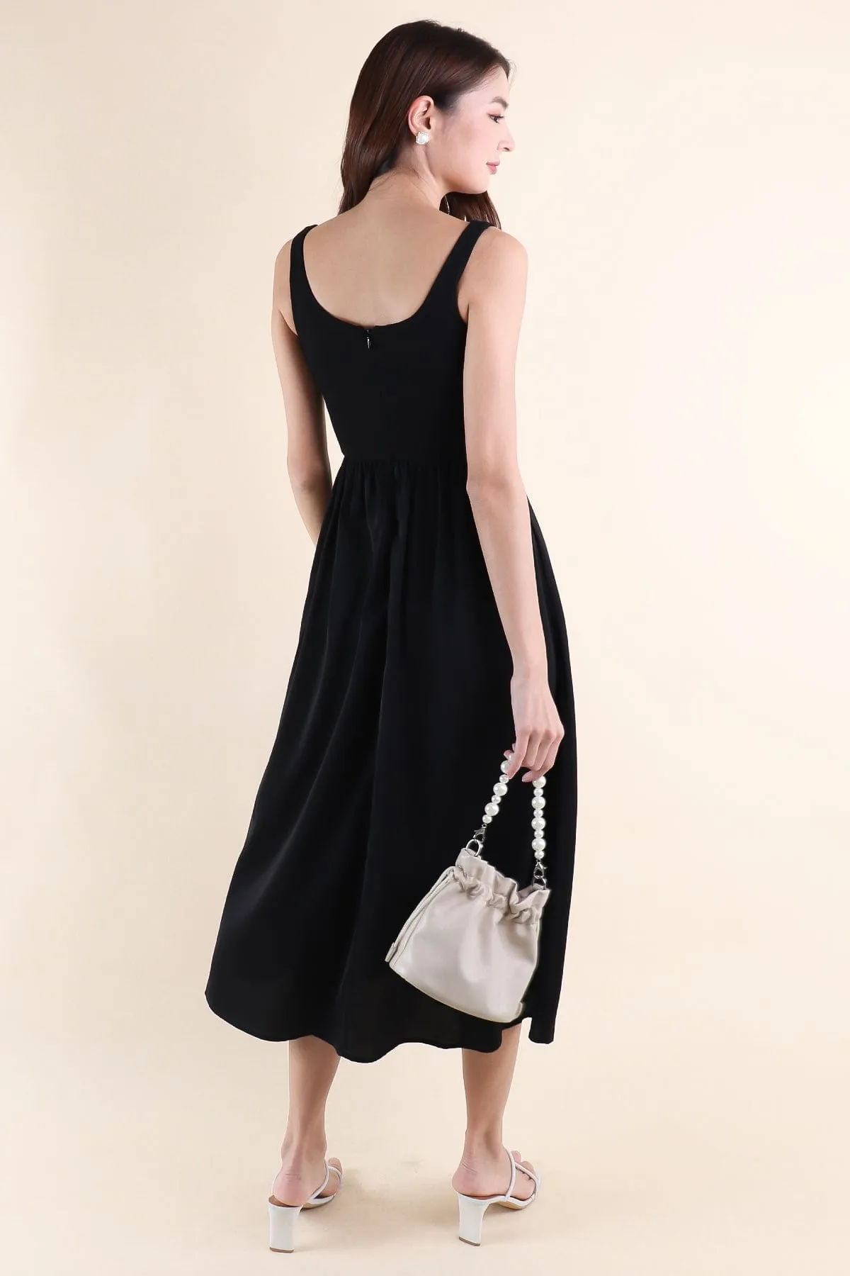 ANABELLE RIBBED MAXI DRESS IN BLACK