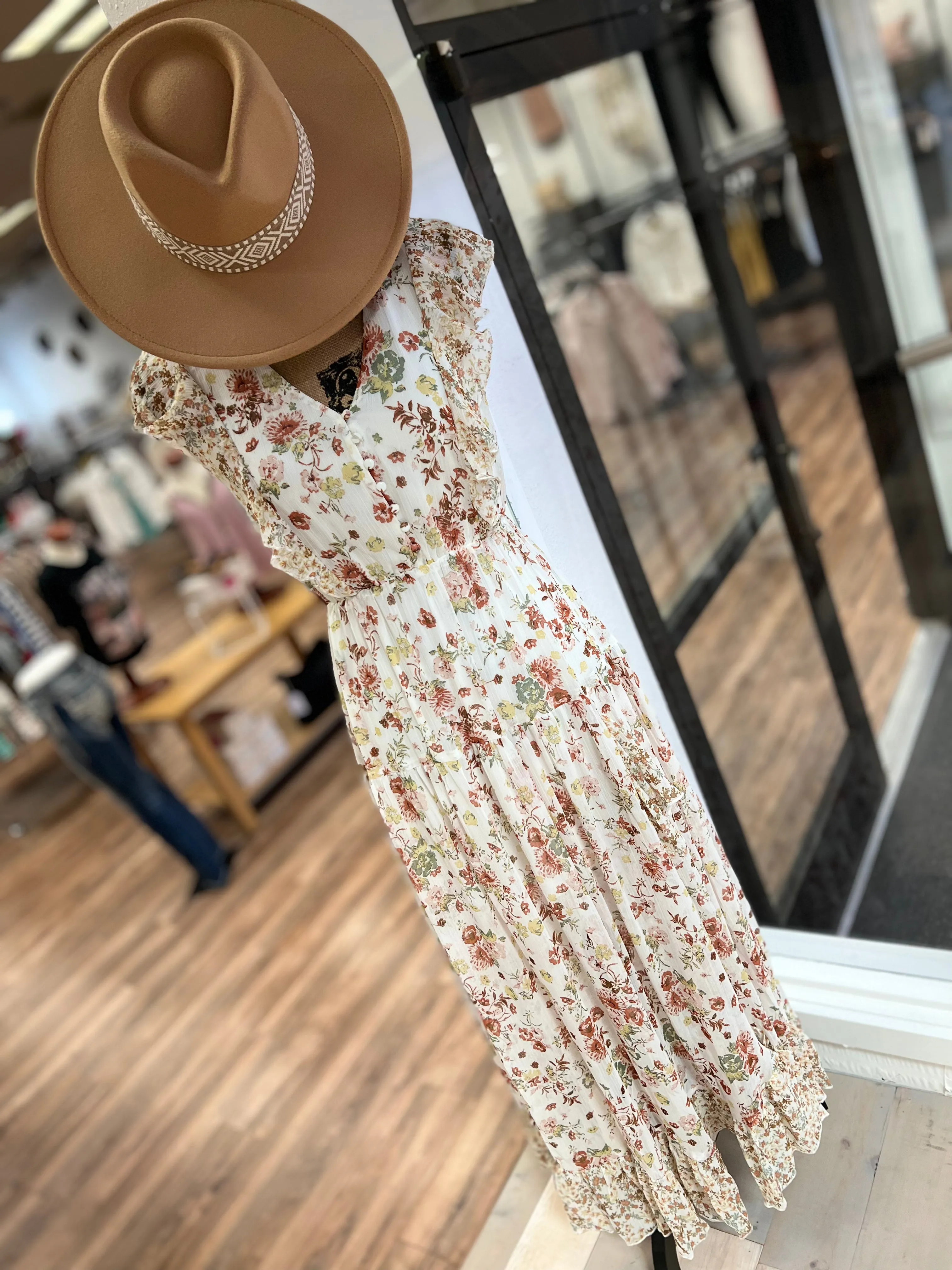 Miss Me Floral Print Maxi Dress (Ivory)